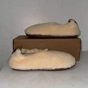 UGG Women's Cream Fleece Slippers